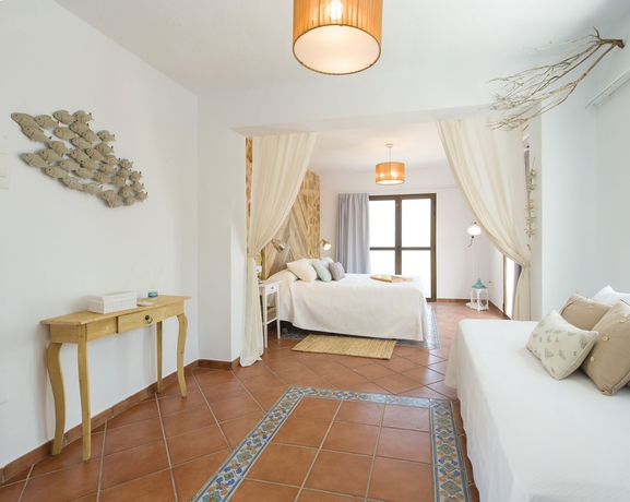 Imagen de la habitación del Hostal La Torre, Cala Gracio. Foto 12