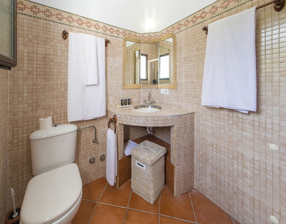 Imagen de la habitación del Hostal La Torre, Cala Gracio. Foto 14