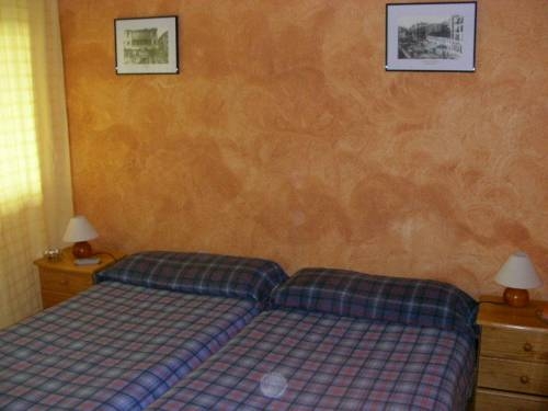 Imagen de la habitación del Hostal La Torre, Santander. Foto 9