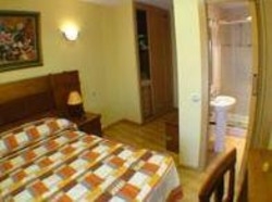 Imagen de la habitación del Hostal La Vega, Toledo. Foto 5