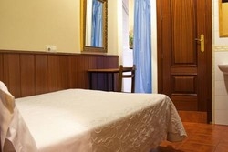 Imagen de la habitación del Hostal La Vera. Foto 2