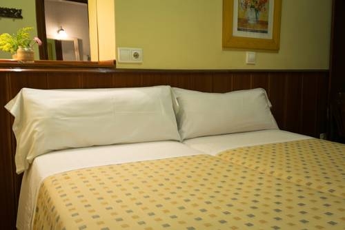 Imagen de la habitación del Hostal La Vera. Foto 13