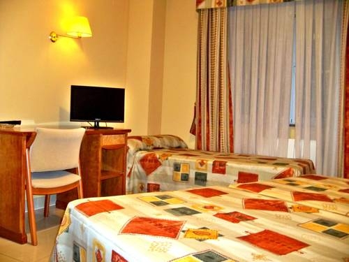 Imagen de la habitación del Hostal La Viña, Vitigudino. Foto 7