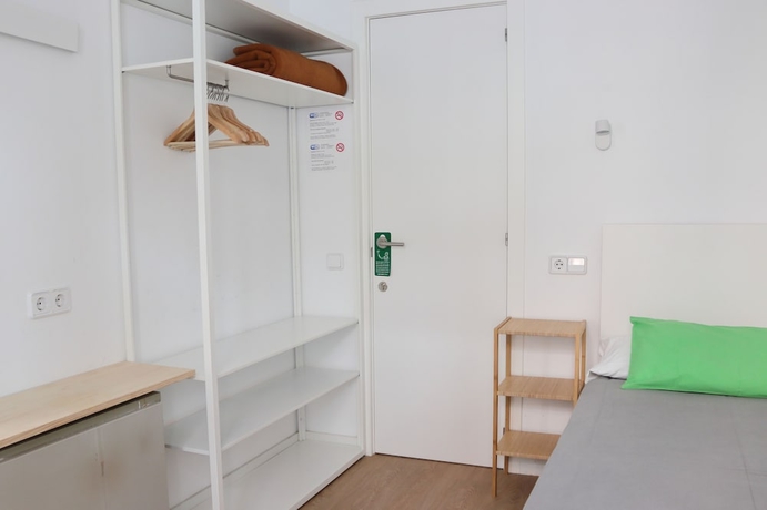 Imagen de la habitación del Hostal La Zona. Foto 16