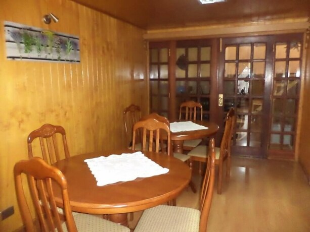 Imagen del bar/restaurante del Hostal Lagunitas. Foto 15