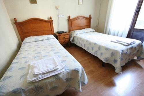 Imagen de la habitación del Hostal Lamalonga. Foto 6