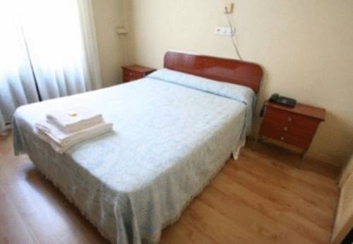 Imagen de la habitación del Hostal Lamalonga. Foto 11