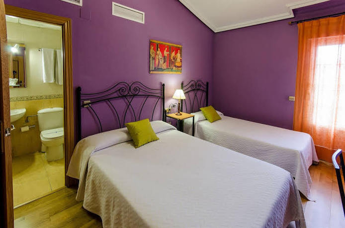 Imagen general del Hostal Las Abadias. Foto 6