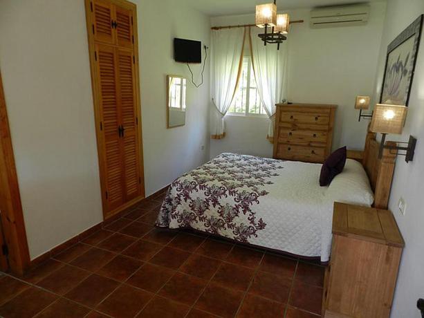 Imagen general del Hostal Las Acacias, Los Caños de Meca. Foto 1