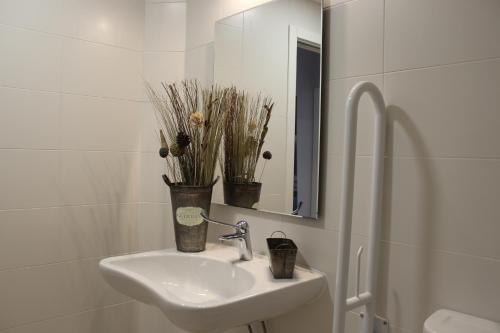 Imagen de la habitación del Hostal Las Encinas. Foto 4