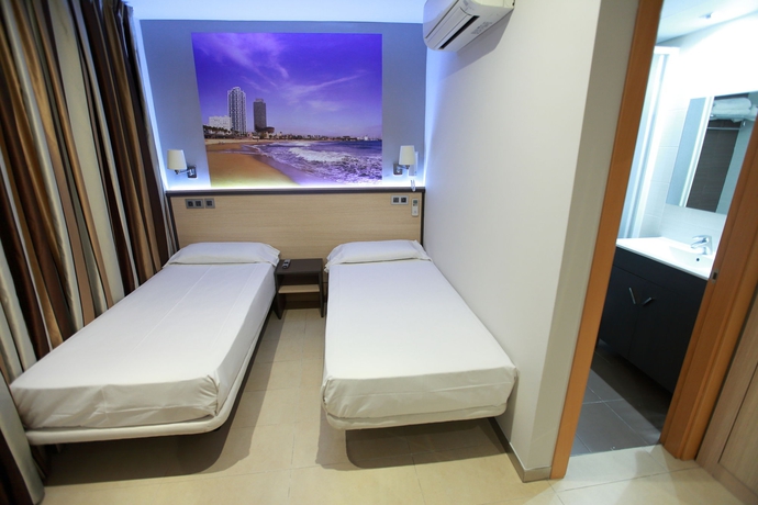 Imagen de la habitación del Hostal Las Flores. Foto 15