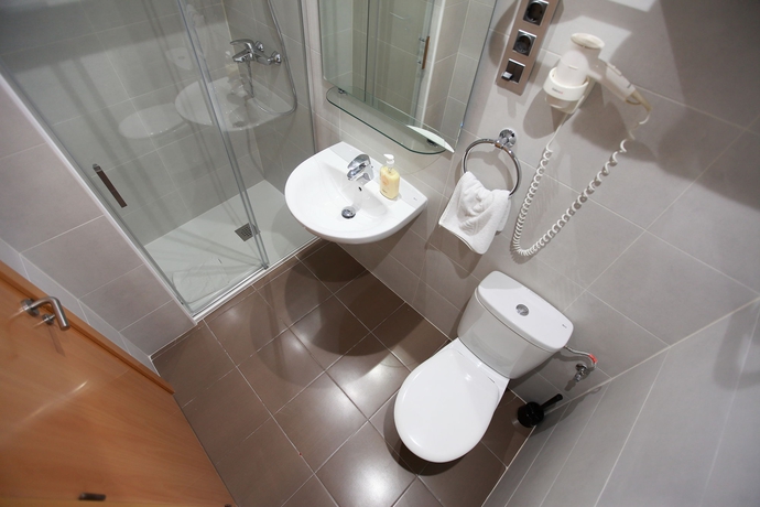 Imagen de la habitación del Hostal Las Flores, Las Ramblas. Foto 7