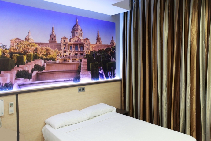 Imagen de la habitación del Hostal Las Flores, Las Ramblas. Foto 11