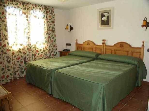 Imagen de la habitación del Hostal Las Grullas. Foto 15