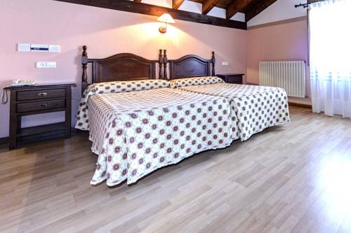 Imagen de la habitación del Hostal Las Nieves, Molinos del Duero. Foto 5