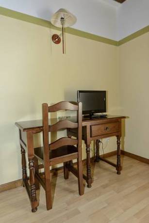 Imagen de la habitación del Hostal Las Nieves, Molinos del Duero. Foto 13