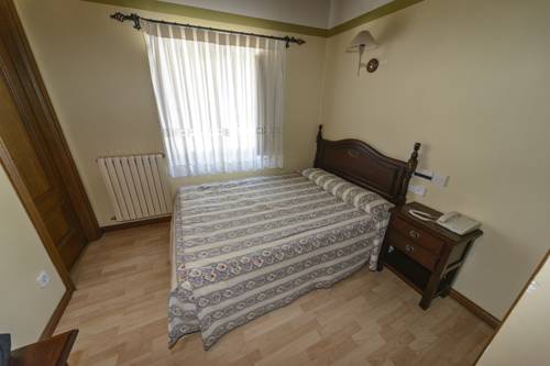 Imagen de la habitación del Hostal Las Nieves, Molinos del Duero. Foto 15