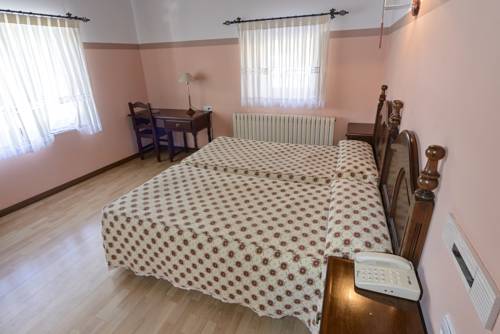 Imagen de la habitación del Hostal Las Nieves, Molinos del Duero. Foto 16