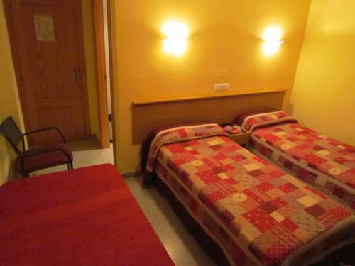 Imagen de la habitación del Hostal Las Rumbas. Foto 8