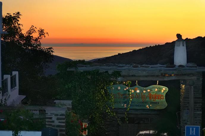 Imagen de los exteriores del Hostal Las Terrazas De La Alpujarra. Foto 7