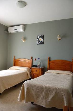 Imagen de la habitación del Hostal Las Torres, Sant Esteve Sesrovires. Foto 5