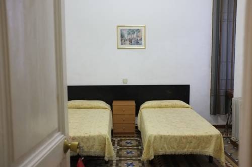 Imagen de la habitación del Hostal Lausanne. Foto 10