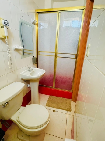 Imagen de la habitación del Hostal Le Prince. Foto 5