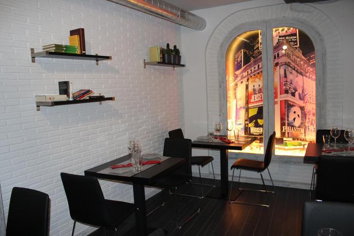 Imagen del bar/restaurante del Hostal Le Vintage. Foto 4