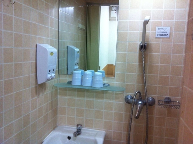 Imagen de la habitación del Hostal Lee Garden Guest House. Foto 3