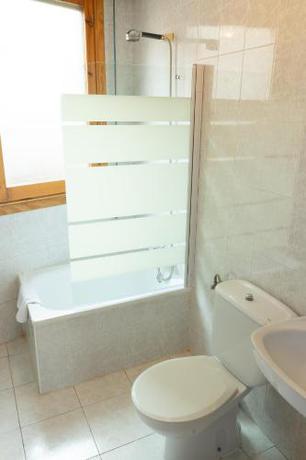 Imagen de la habitación del Hostal Legaz. Foto 4