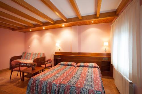 Imagen de la habitación del Hostal Les Fonts. Foto 3