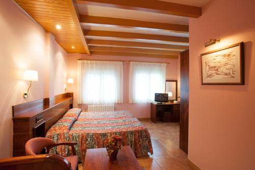 Imagen de la habitación del Hostal Les Fonts. Foto 5