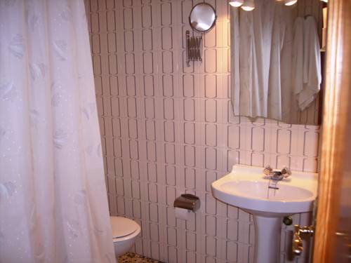 Imagen de la habitación del Hostal L'escon. Foto 10