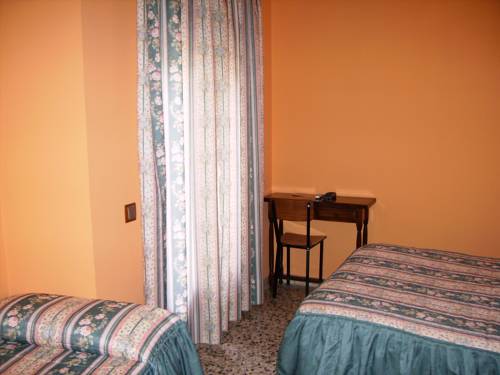 Imagen de la habitación del Hostal L'escon. Foto 14