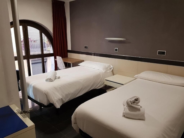 Imagen de la habitación del Hostal Levante, Barrio G&oacute;tico. Foto 2