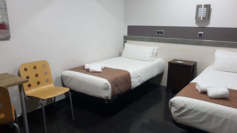 Imagen de la habitación del Hostal Levante, Barrio G&oacute;tico. Foto 3