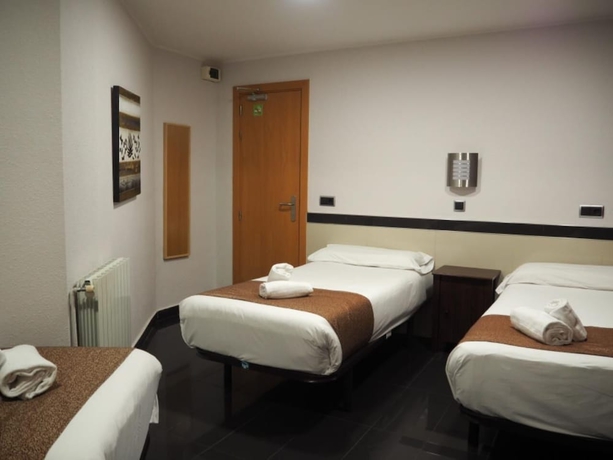 Imagen de la habitación del Hostal Levante, Barrio G&oacute;tico. Foto 4