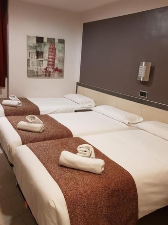 Imagen de la habitación del Hostal Levante, Barrio G&oacute;tico. Foto 5