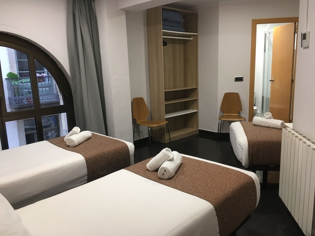 Imagen de la habitación del Hostal Levante, Barrio G&oacute;tico. Foto 13