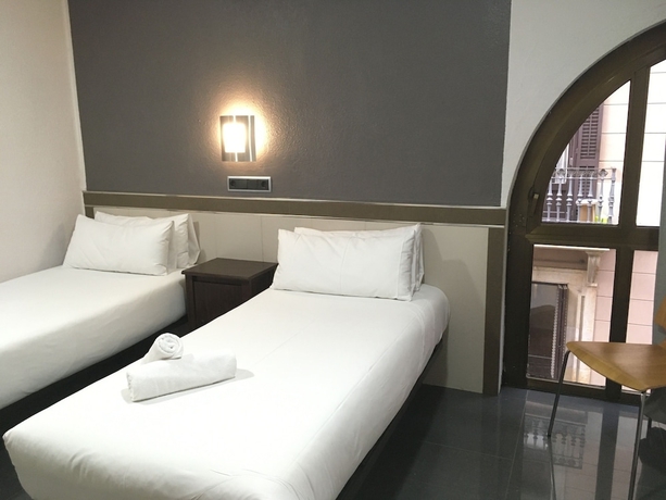Imagen de la habitación del Hostal Levante, Barrio G&oacute;tico. Foto 15