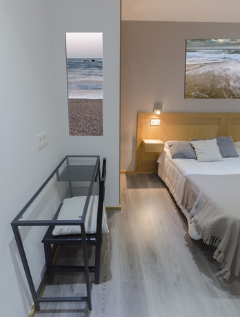 Imagen de la habitación del Hostal Libertad, Gijón. Foto 11