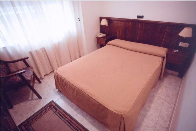 Imagen de la habitación del Hostal Linar. Foto 10