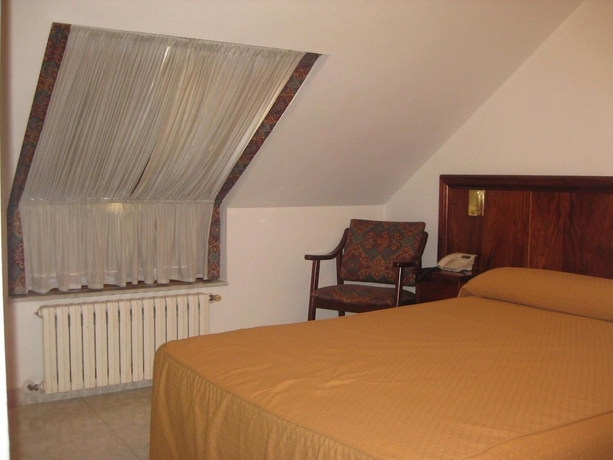 Imagen de la habitación del Hostal Linar. Foto 12