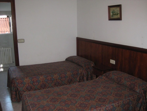Imagen de la habitación del Hostal Linar. Foto 13
