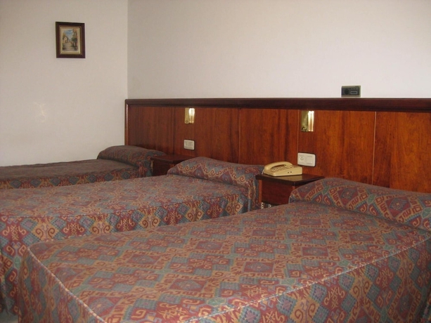 Imagen de la habitación del Hostal Linar. Foto 16