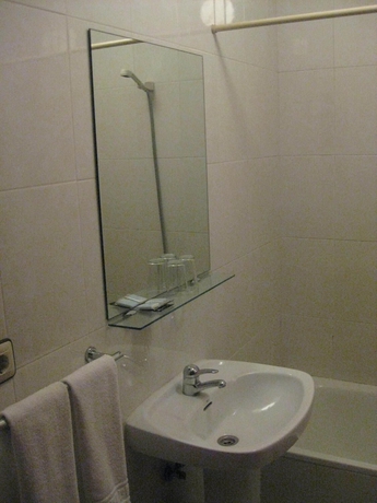 Imagen de la habitación del Hostal Linar. Foto 18