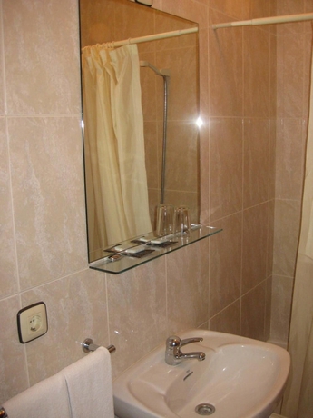 Imagen de la habitación del Hostal Linar. Foto 19