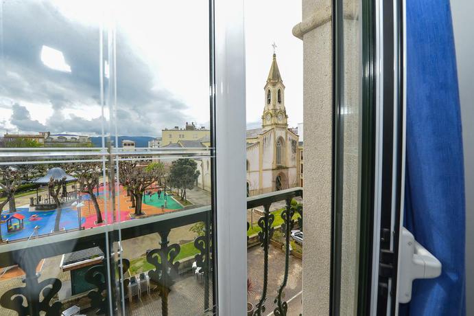 Imagen de los exteriores del Hostal Linares, Ribadeo. Foto 12