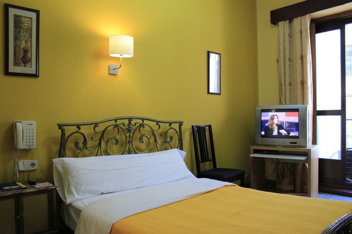 Imagen de la habitación del Hostal Lisboa, Barrio de las Letras. Foto 5
