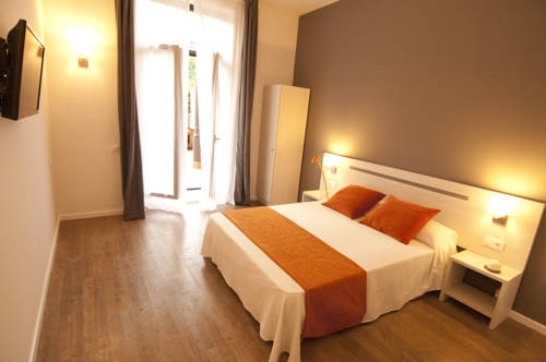 Imagen general del Hostal Live Barcelona. Foto 3